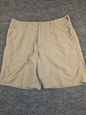 Royal Robbins Shorts Tan Size 38 Spot, Stain On Right Leg